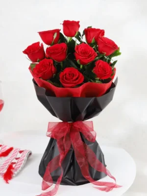 𝐁𝐥𝐮𝐬𝐡𝐢𝐧𝐠 𝐑𝐞𝐝 𝐑𝐨𝐬𝐞𝐬 𝐁𝐨𝐮𝐪𝐮𝐞𝐭